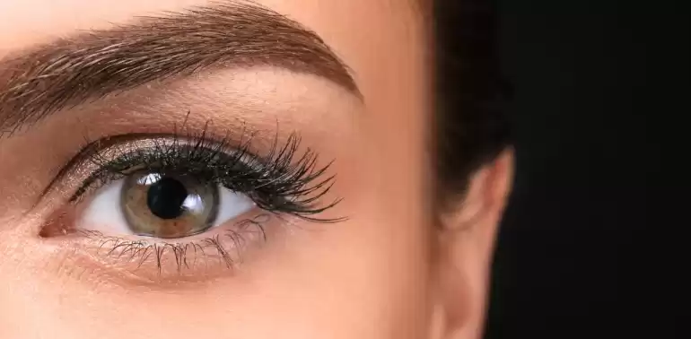 Design de Sobrancelhas com Henna